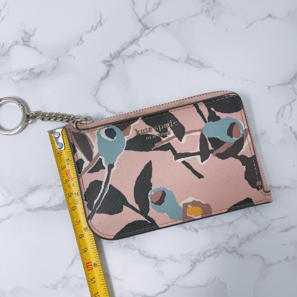 Used in great condition Kate spade cardholder - Picture 4 of 7